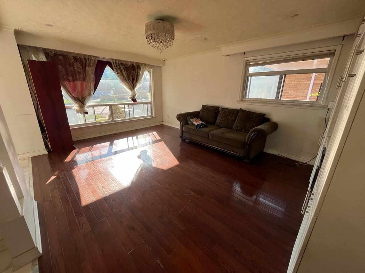 Master size bedroom in Scarborough