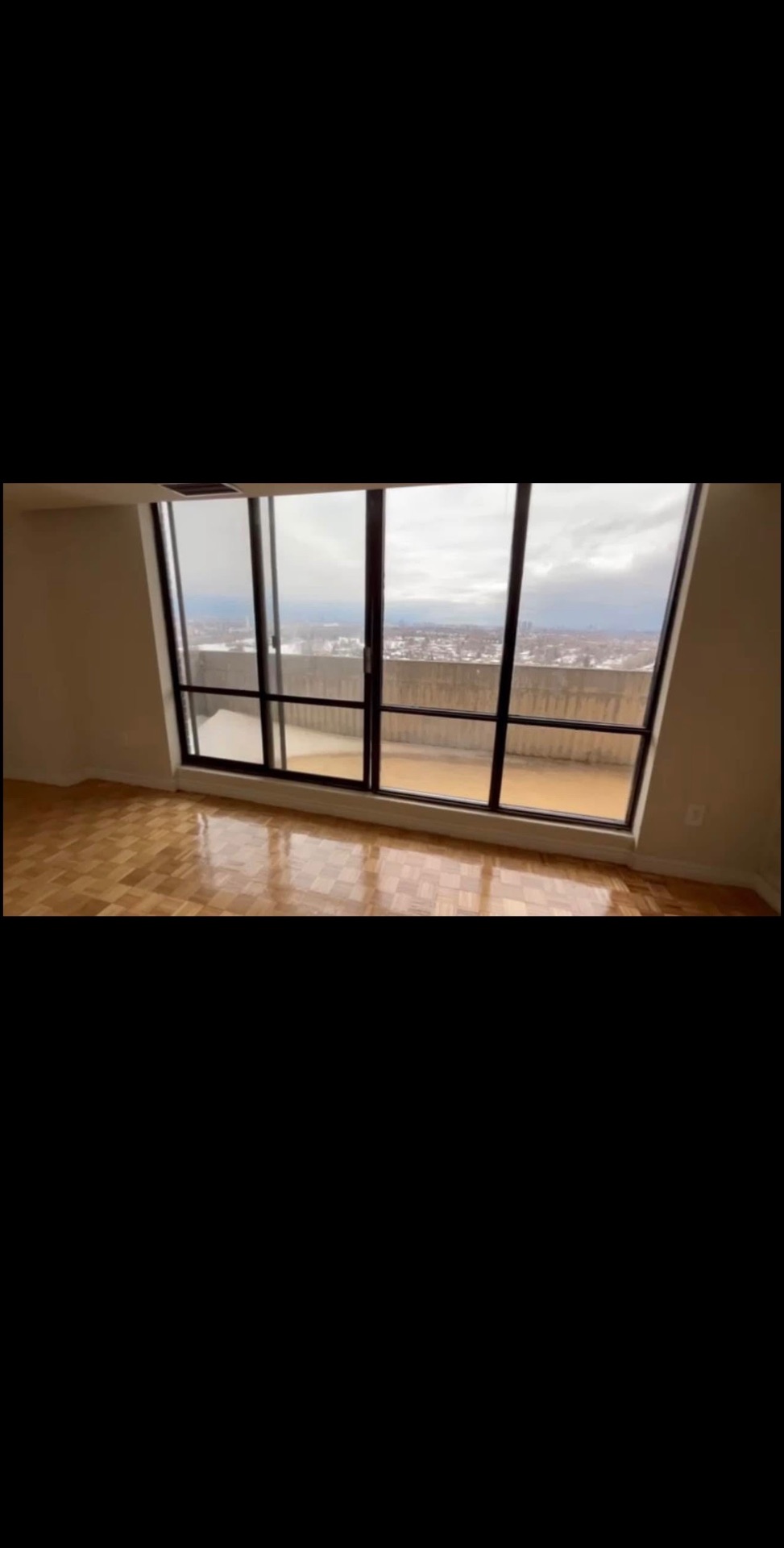 Spacious room in Etobicoke