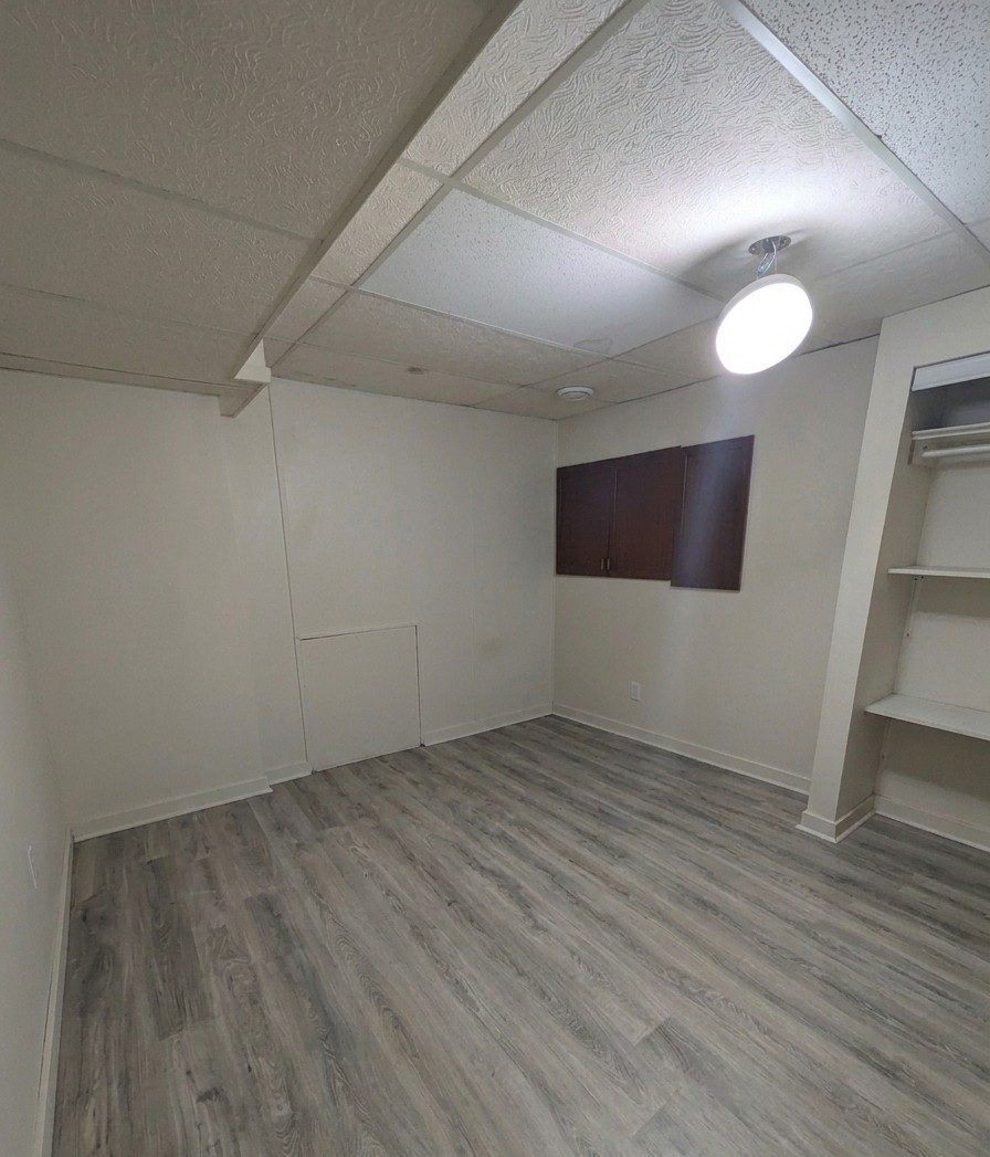 Cozy Unit in Barrhaven, Walterbaker